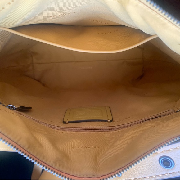 Leather Dufflete - Picture 8 of 9